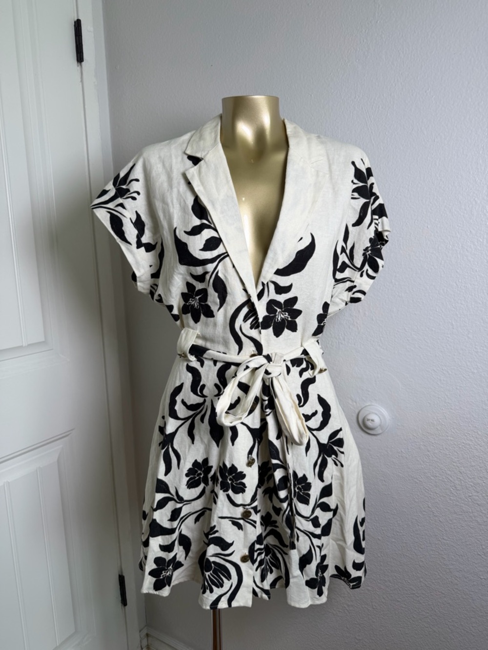 Zara Linen Blend Belted Printed Dress Black White Ecru Floral Size L